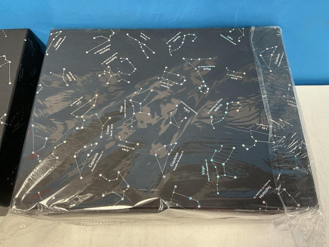 Photo '3' of High Quality Gift Box - Black w/ Pattern (2pce) - 33 x 25 x 14cm