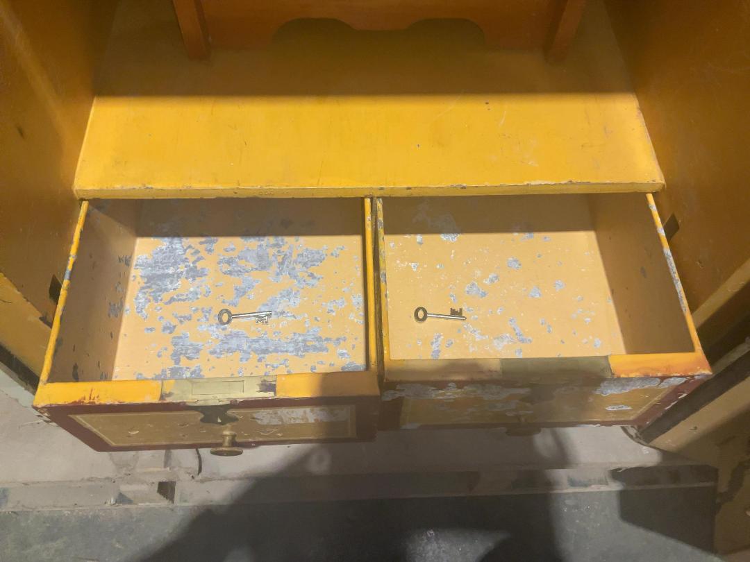 Photo '6' of Vintage Milners Safe