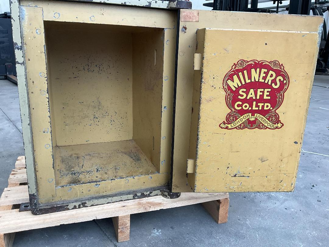 Photo '4' of Heavy Duty Milner Safe