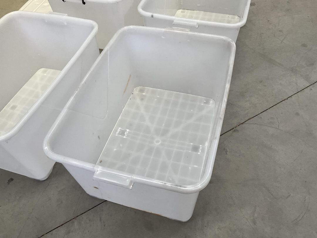Photo '6' of 4x White Coloured Storage Containers Photo '6' of 4x White Coloured Storage Containers