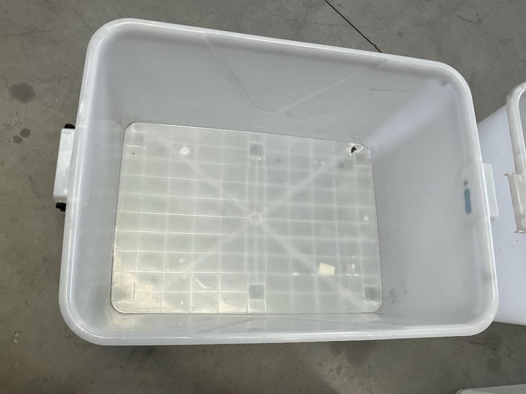 Photo '9' of 4x White Coloured Storage Containers Photo '9' of 4x White Coloured Storage Containers