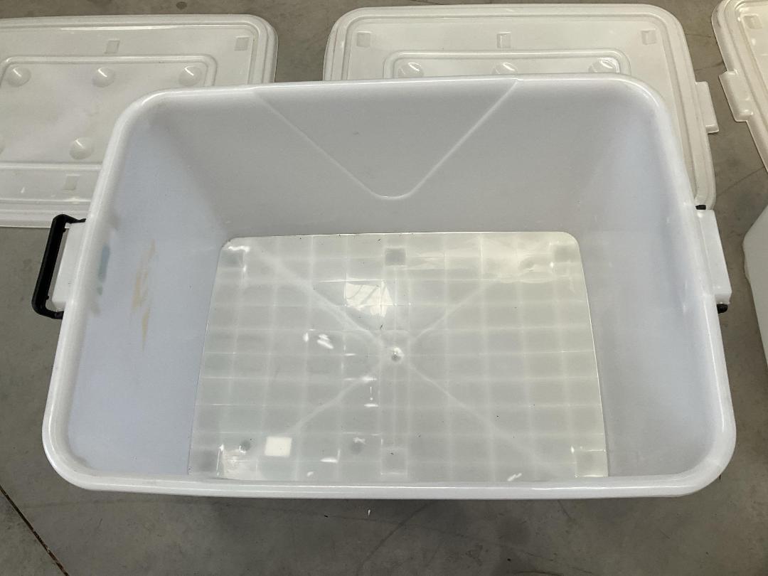 Photo '13' of 4x White Coloured Storage Containers Photo '13' of 4x White Coloured Storage Containers
