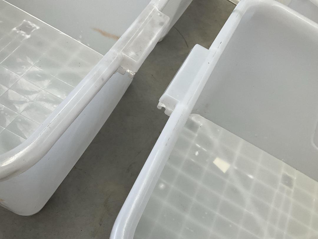 Photo '15' of 4x White Coloured Storage Containers Photo '15' of 4x White Coloured Storage Containers