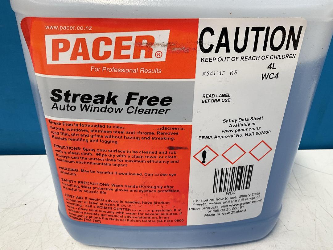 Photo '7' of Miscellaneous Garage Items - Engine Degreaser, Super Resin Polish Etc