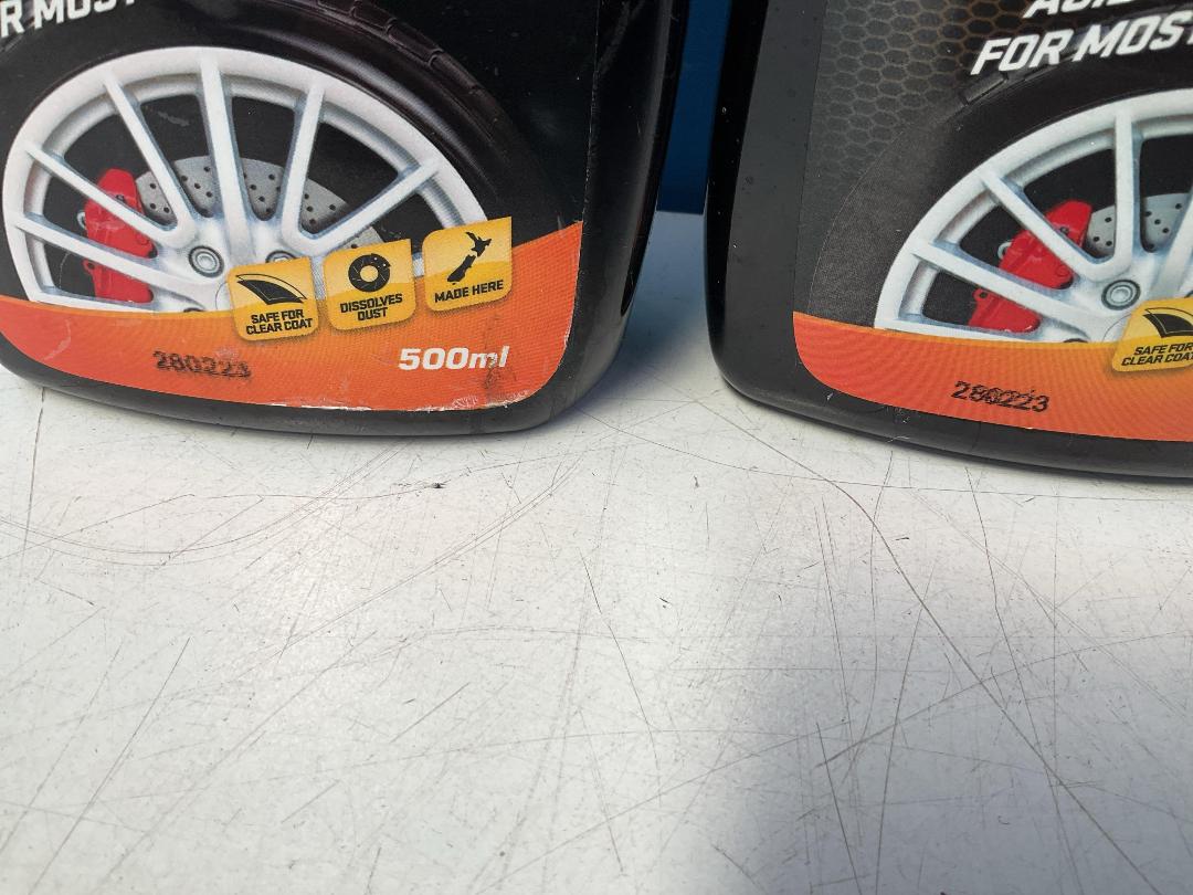 Photo '11' of Miscellaneous Garage Items - Engine Degreaser, Super Resin Polish Etc