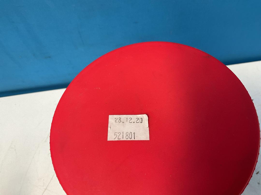 Photo '19' of Miscellaneous Garage Items - Engine Degreaser, Super Resin Polish Etc