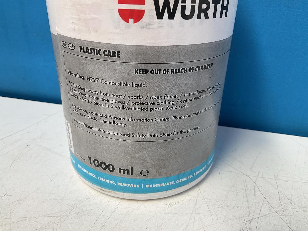 Photo '18' of Miscellaneous Garage Items - Engine Degreaser, Super Resin Polish Etc