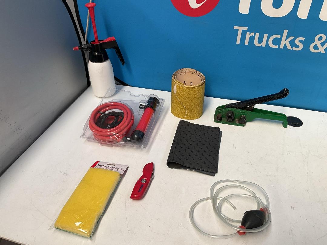 Photo '21' of Miscellaneous Garage Items - Engine Degreaser, Super Resin Polish Etc