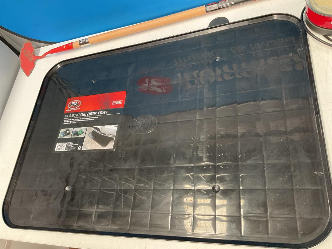 Photo '2' of SCA Plastic Oil Drip Tray, Breville Kettle, Garden Hoe and Sign