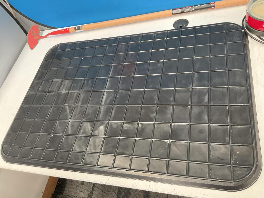 Photo '7' of SCA Plastic Oil Drip Tray, Breville Kettle, Garden Hoe and Sign