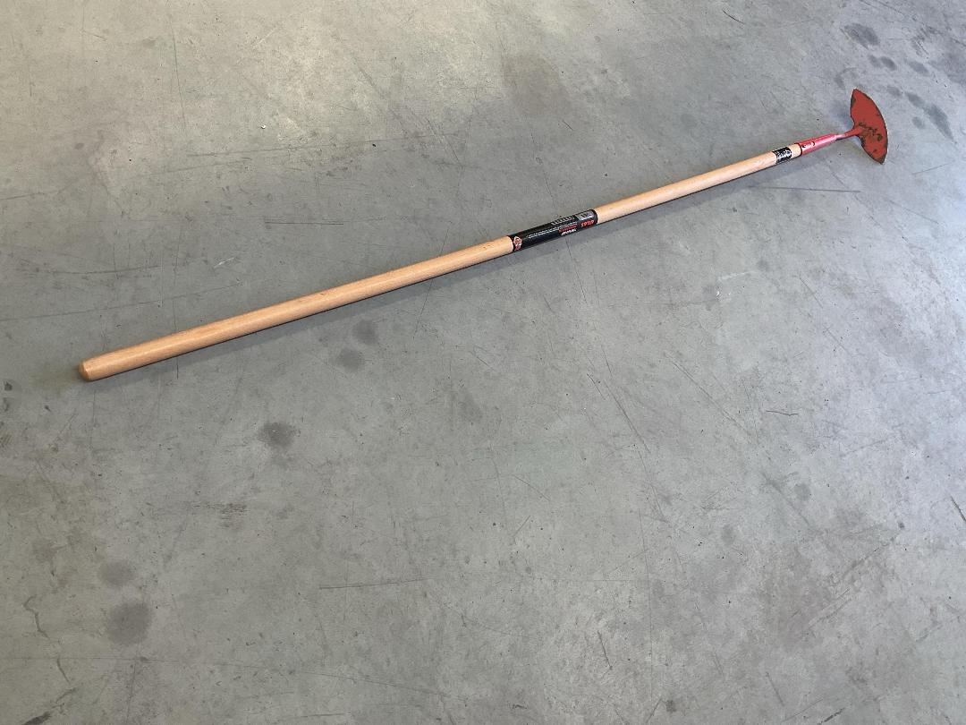 Photo '17' of SCA Plastic Oil Drip Tray, Breville Kettle, Garden Hoe and Sign