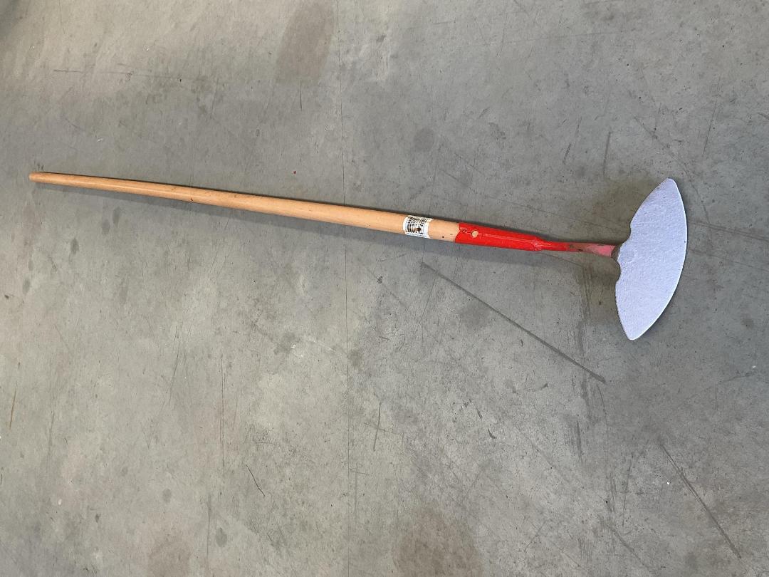 Photo '18' of SCA Plastic Oil Drip Tray, Breville Kettle, Garden Hoe and Sign