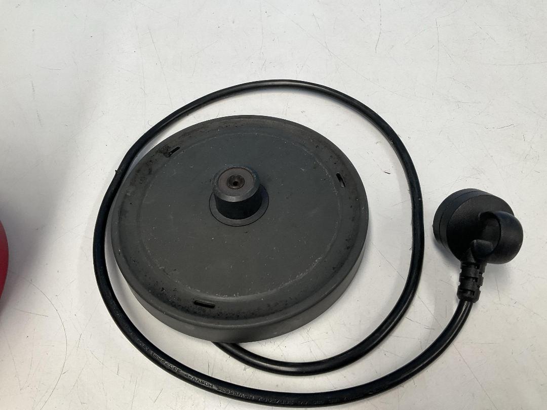 Photo '26' of SCA Plastic Oil Drip Tray, Breville Kettle, Garden Hoe and Sign