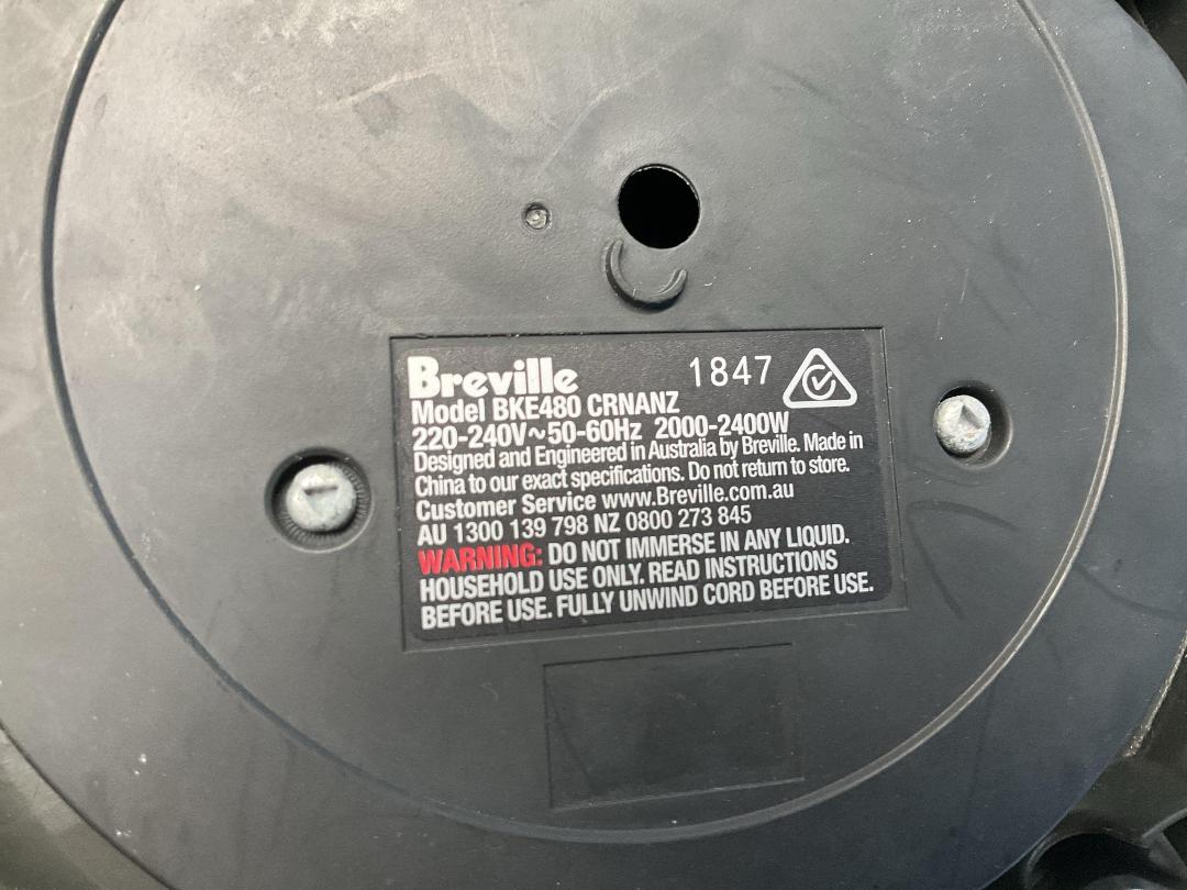 Photo '20' of SCA Plastic Oil Drip Tray, Breville Kettle, Garden Hoe and Sign