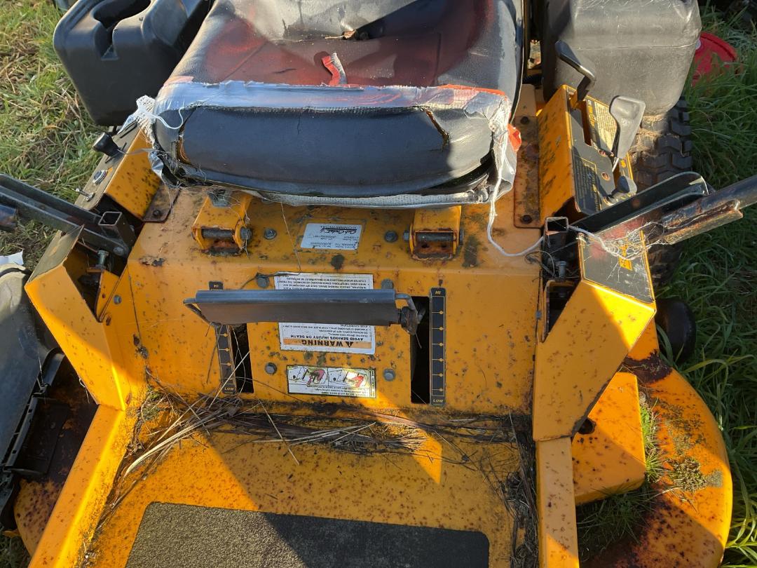 Photo '10' of Club cadet ride on mower