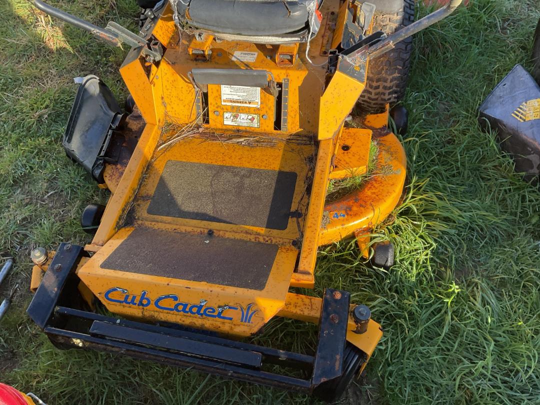 Photo '7' of Club cadet ride on mower