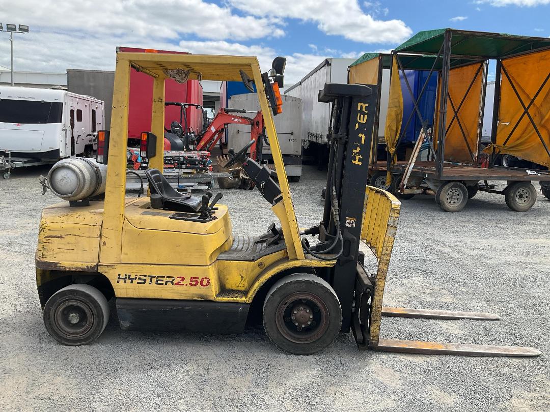 Photo '3' of Hyster H2.50DX Forklift