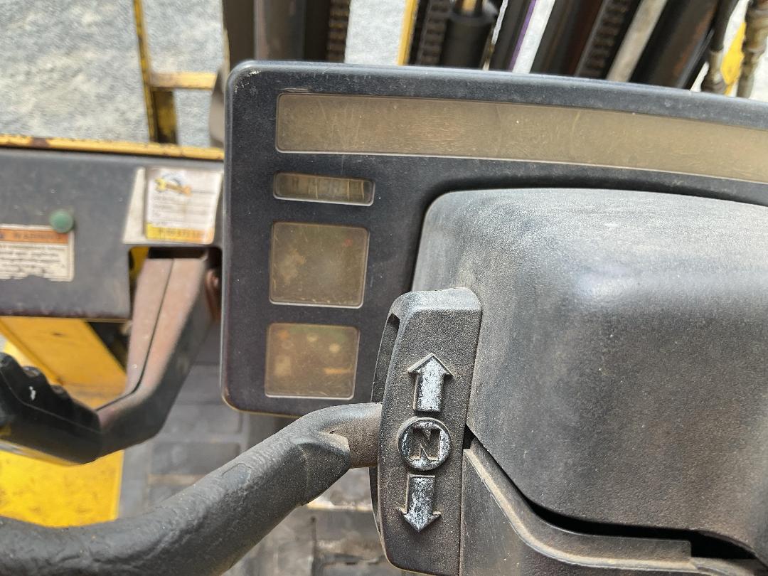 Photo '16' of Hyster H2.50DX Forklift