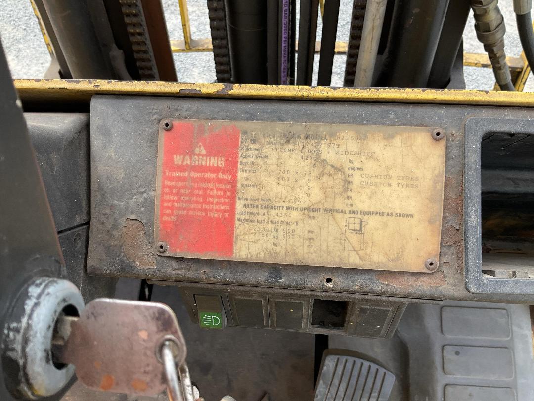 Photo '17' of Hyster H2.50DX Forklift