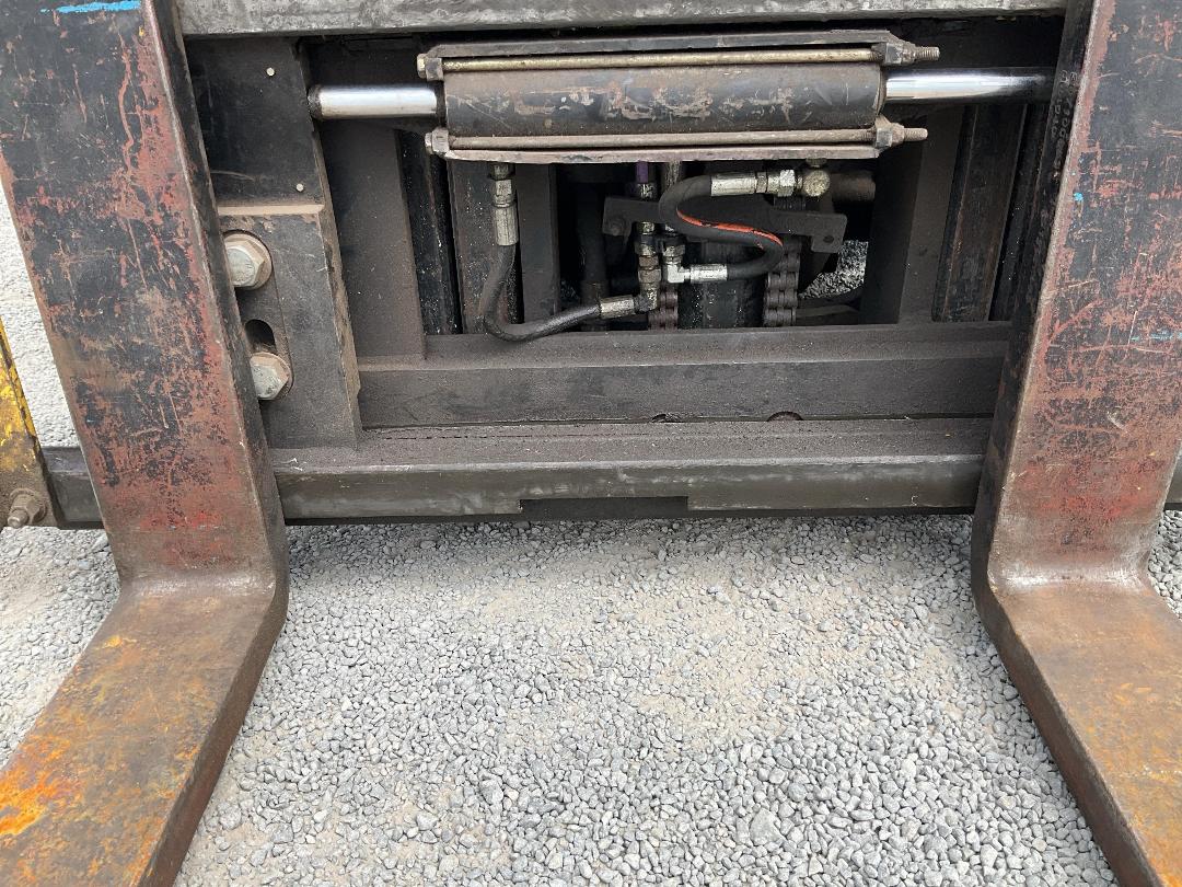 Photo '24' of Hyster H2.50DX Forklift