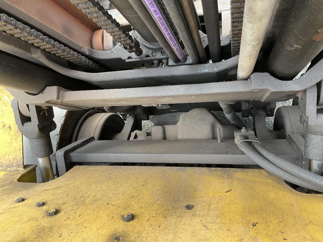 Photo '27' of Hyster H2.50DX Forklift