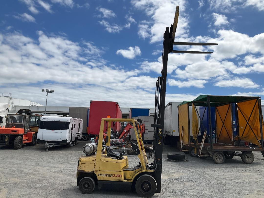 Photo '13' of Hyster H2.50DX Forklift