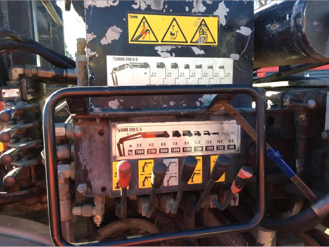 Photo '16' of Isuzu F SERIES FXZ270L Flatdeck / Crane Photo '16' of Isuzu F SERIES FXZ270L Flatdeck / Crane