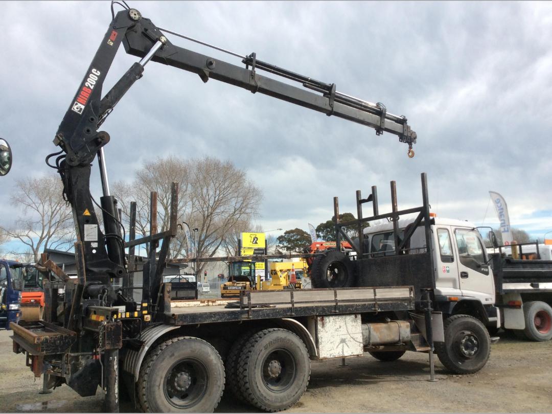 Photo '4' of Isuzu F SERIES FXZ270L Flatdeck / Crane Photo '4' of Isuzu F SERIES FXZ270L Flatdeck / Crane