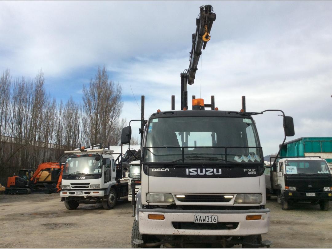 Photo '8' of Isuzu F SERIES FXZ270L Flatdeck / Crane Photo '8' of Isuzu F SERIES FXZ270L Flatdeck / Crane