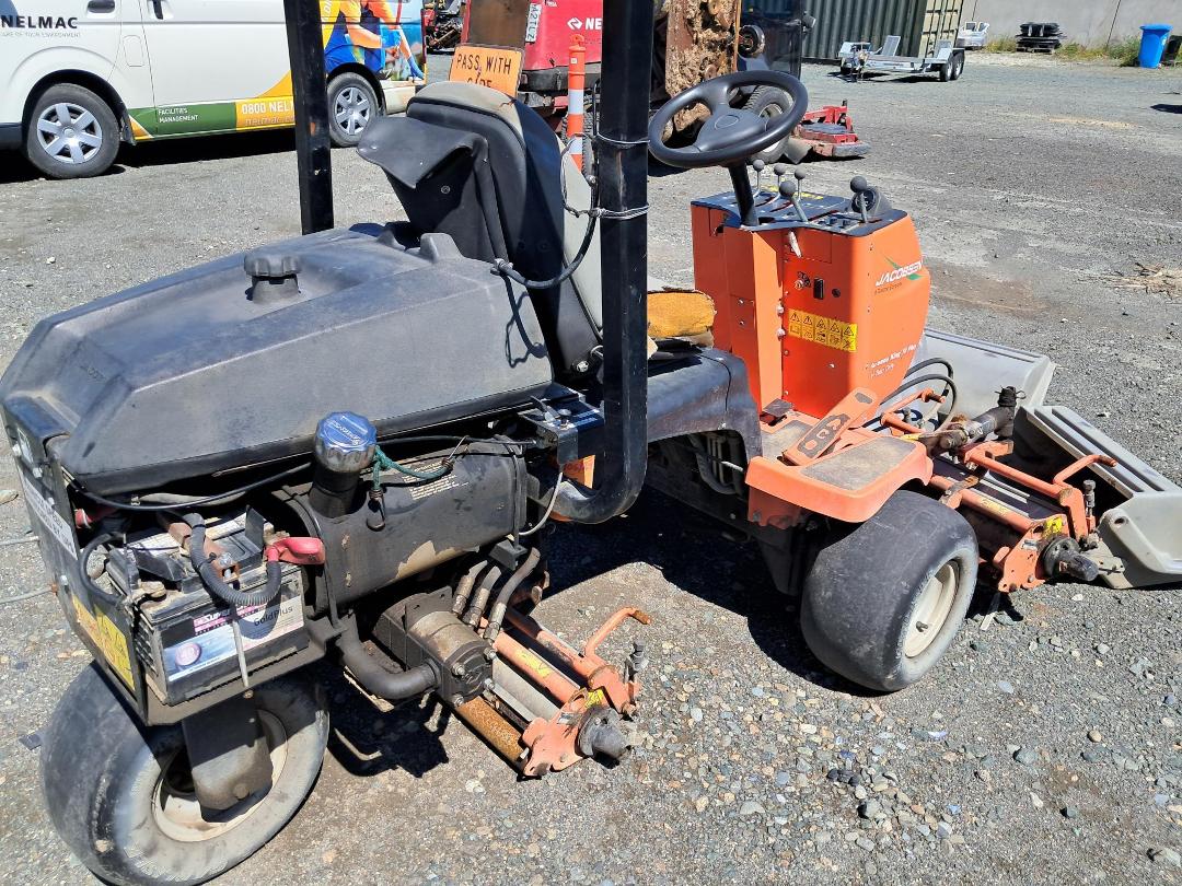 Photo '4' of Jacobsen Greens King IV Mower
