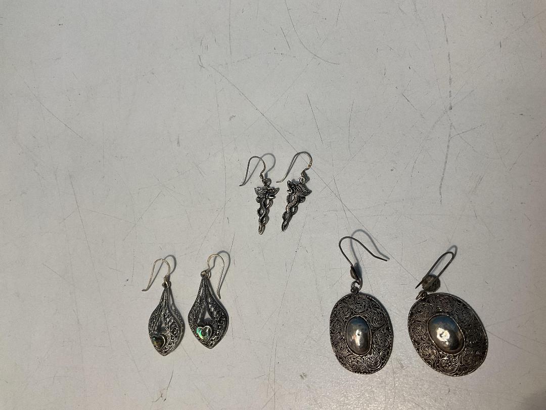 Photo '7' of Earrings, Rings, Brooches and Pendants