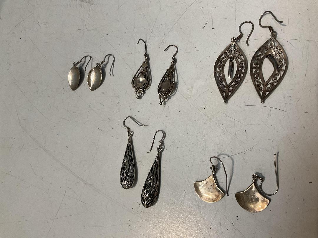 Photo '15' of Earrings, Rings, Brooches and Pendants