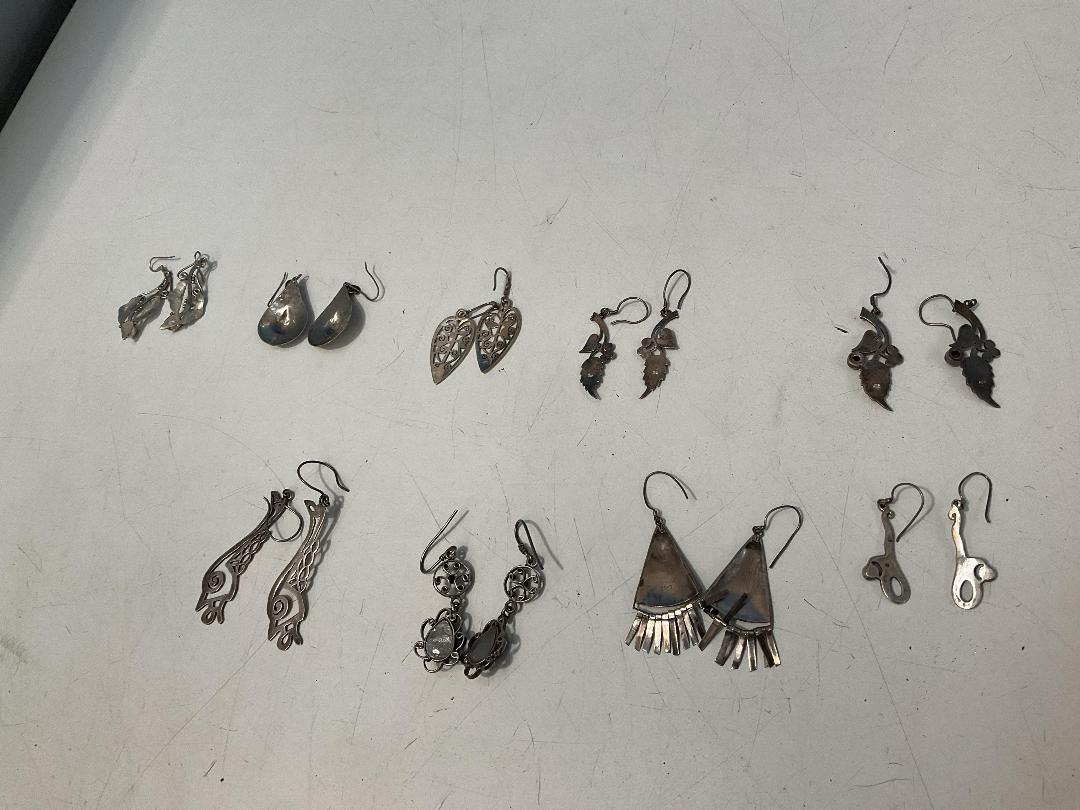 Photo '28' of Earrings, Rings, Brooches and Pendants