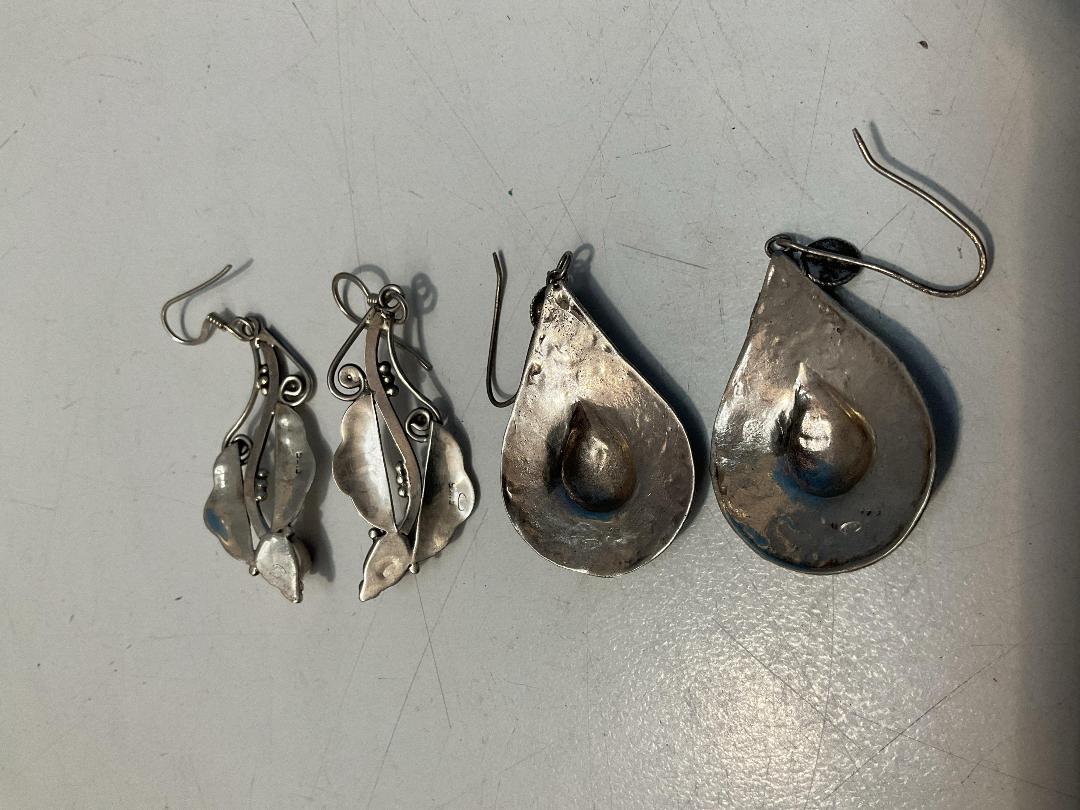 Photo '31' of Earrings, Rings, Brooches and Pendants