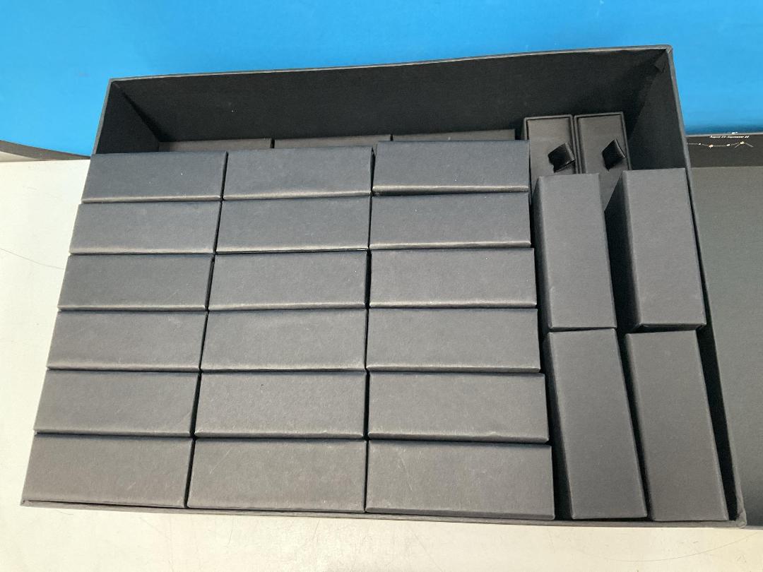 Photo '2' of 52x Approx Slide Open Black Coloured Earring/Jellewery Boxes and 1x Gift Box Photo '2' of 52x Approx Slide Open Black Coloured Earring/Jellewery Boxes and 1x Gift Box