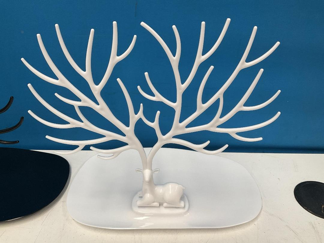 Photo '5' of 6x Deer Jewellery Holders *NEW*