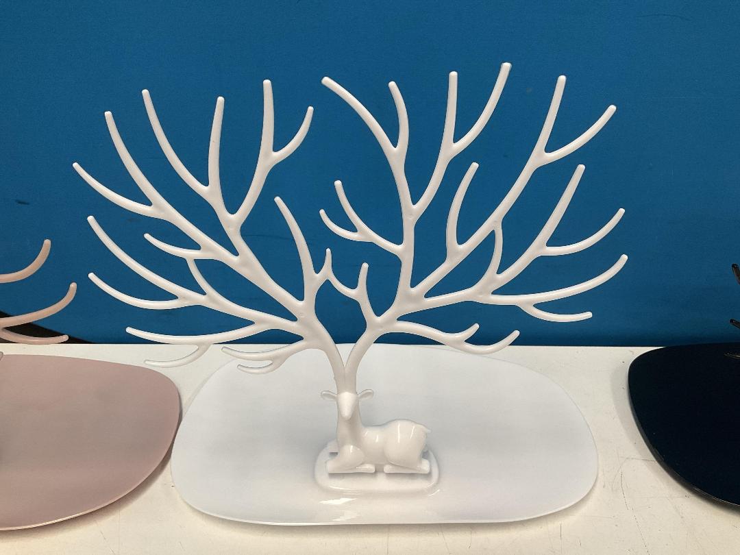 Photo '4' of 10x Deer Jewellery Holders *NEW*