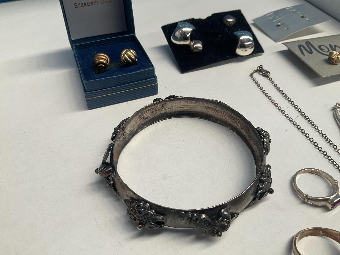 Photo '4' of Silver & Other Rings , Necklaces , Earrings & Brooches