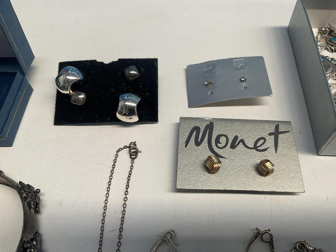 Photo '6' of Silver & Other Rings , Necklaces , Earrings & Brooches