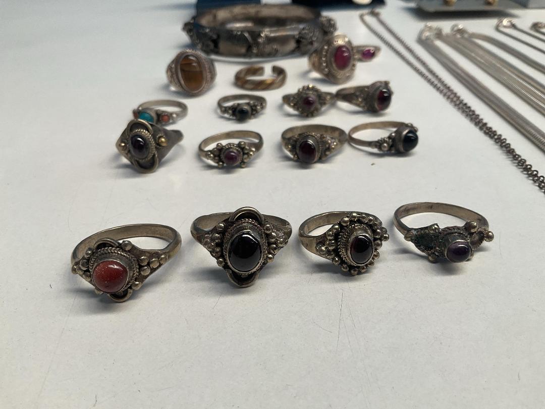 Photo '2' of Silver & Other Rings , Necklaces , Earrings & Brooches