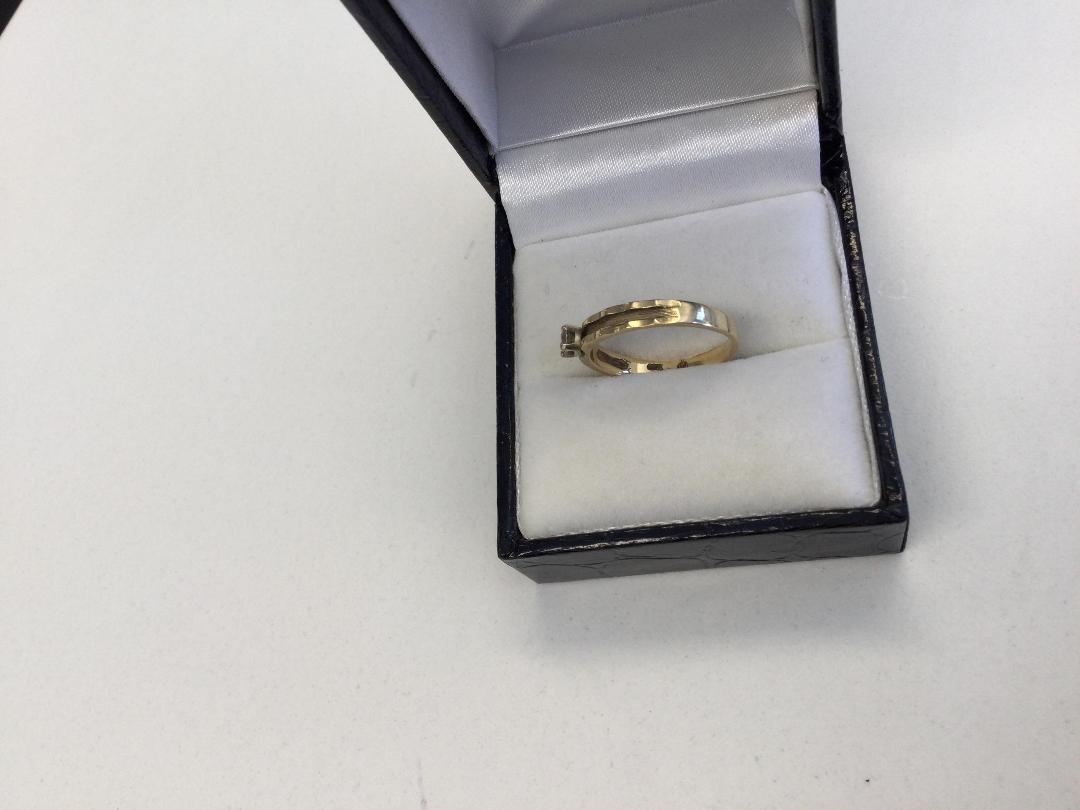 Photo '2' of Gold coloured ring with Clear Stone