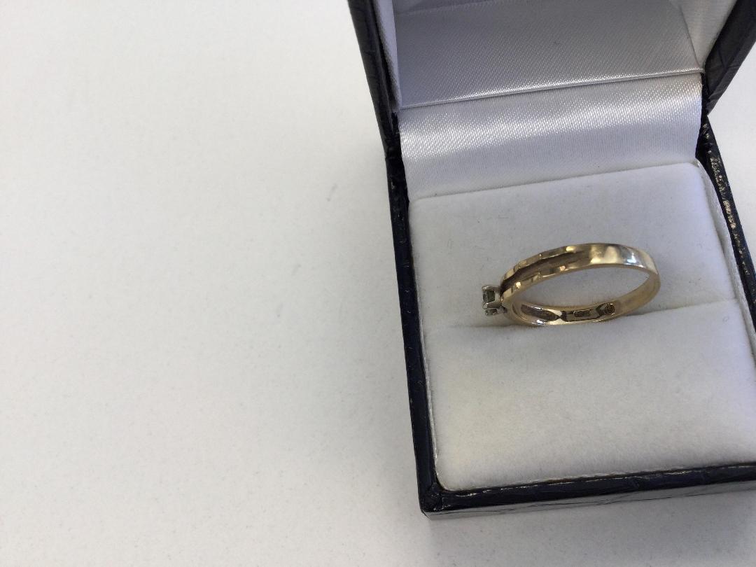 Photo '3' of Gold coloured ring with Clear Stone