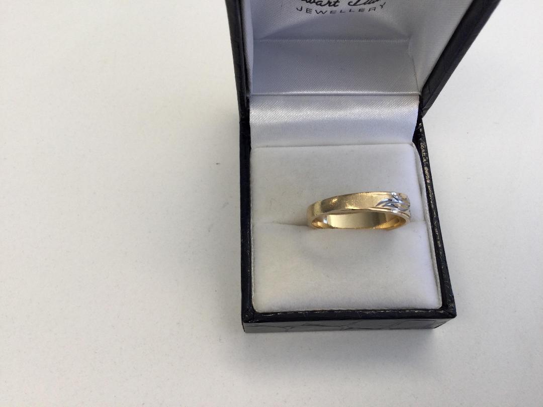 Photo '3' of Gold coloured Band