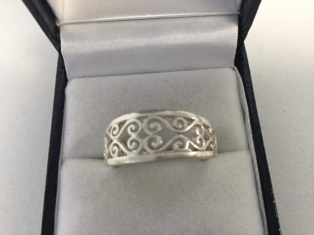 Photo '5' of Ladies Silver Ring