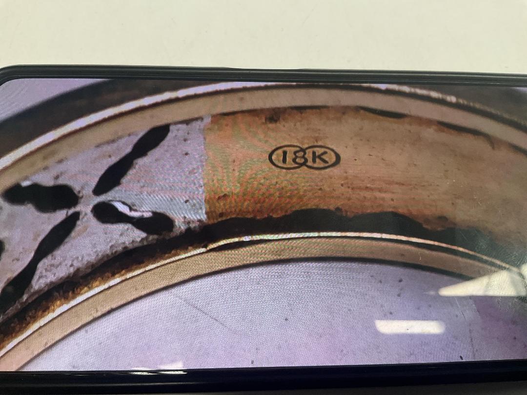 Photo '7' of 18K Gold Band Ring w/ 7 Diamond Stones