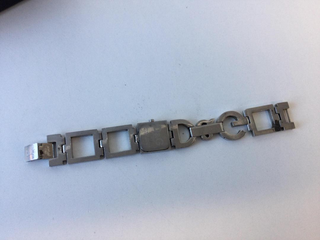 Photo '4' of Ladies D & G Silver Watch