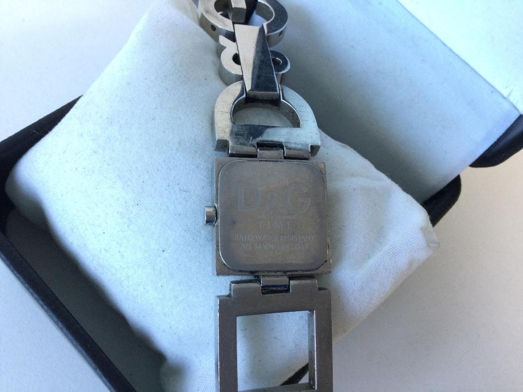 Photo '2' of Ladies D & G Silver Watch