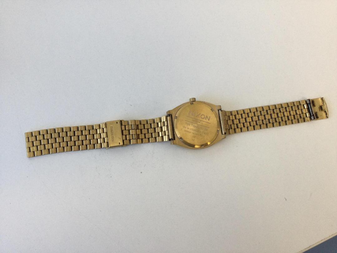 Photo '4' of Nixon Gold Watch