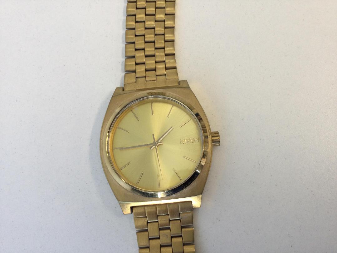 Photo '3' of Nixon Gold Watch
