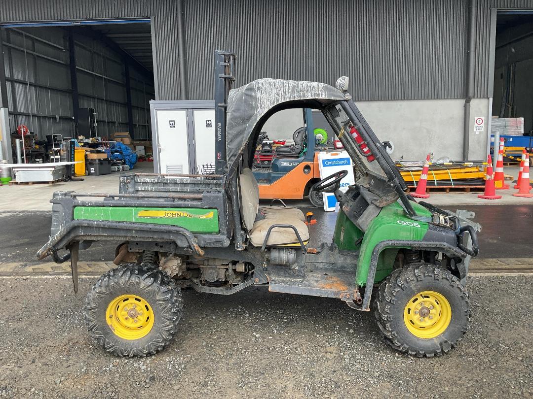 Photo '5' of John Deere side by side 4WD